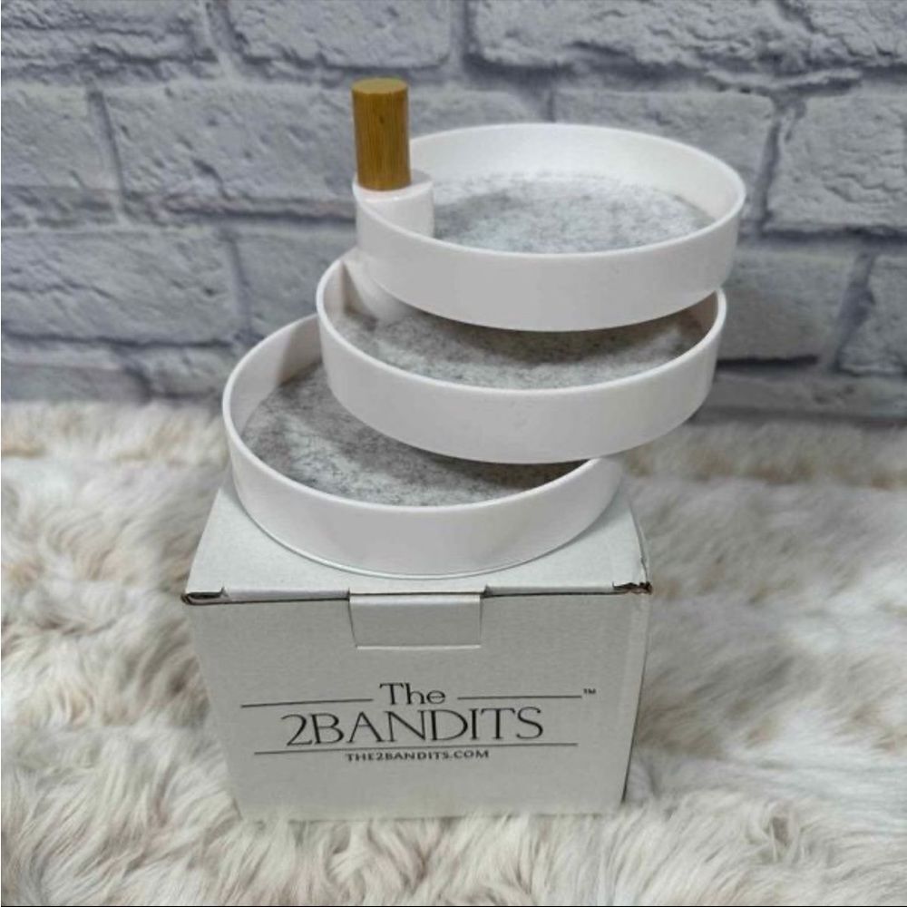 The 2‎ Bandits 3 Tiered Catchall Tray